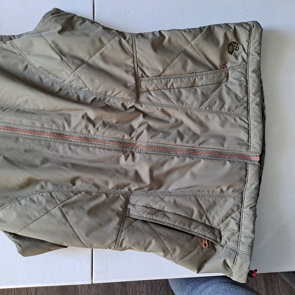 Mountain HardWear Forest Green Vest - Picture 5 of 9